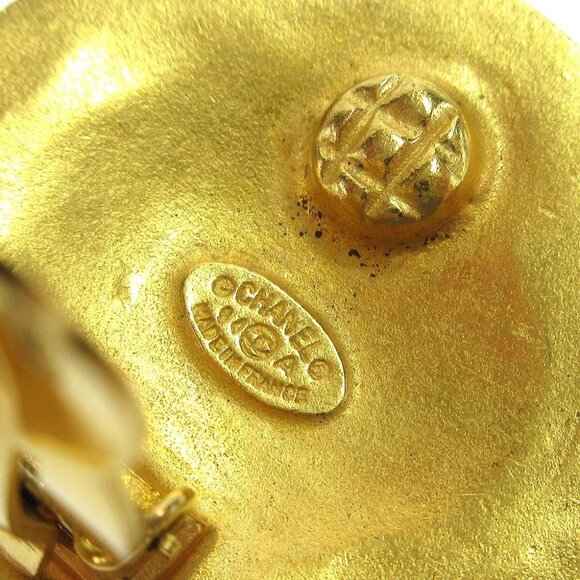 Chanel Button Earrings Clip-On Gold 94A 85062 - Picture 4 of 4